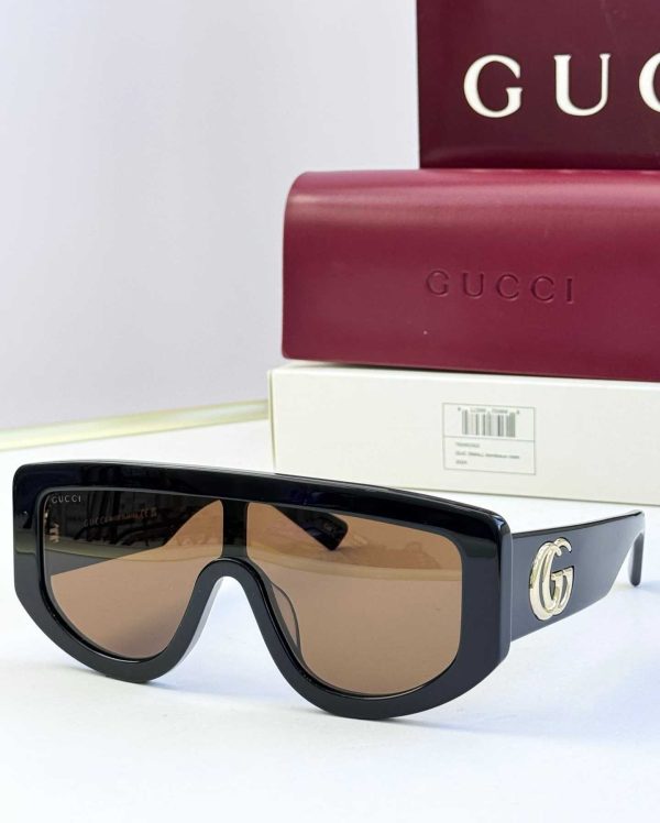Gucci Oversized Shield Sunglasses – Black
